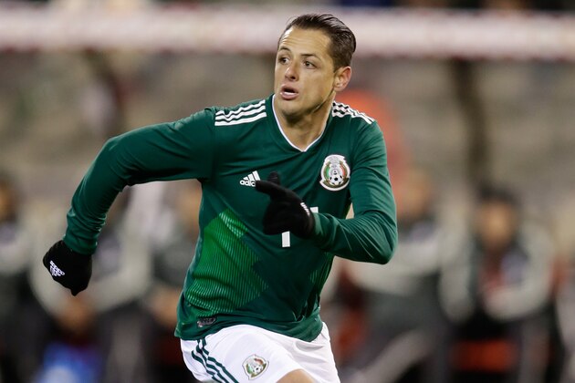 BRUSSEL, BELGIUM - NOVEMBER 10: Javier Hernandez of Mexico  during the  International Friendly match between Belgium  v Mexico  at the Koning Boudewijnstadion on November 10, 2017 in Brussel Belgium (Photo by Eric Verhoeven/Soccrates/Getty Images)