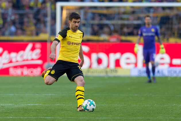 DORTMUND, GERMANY - MAY 05: Sokratis of Dortmund controls the ball during the Bundesliga match between Borussia Dortmund and 1. FSV Mainz 05 at Signal Iduna Park on May 5, 2018 in Dortmund, Germany. (Photo by TF-Images/Getty Images)