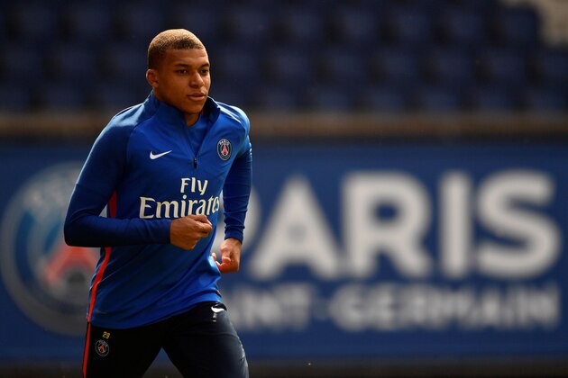 Paris Saint-Germain's French forward Kylian Mbappe takes part in a training session in Paris at the Parc des Princes on May 16, 2018. (Photo by CHRISTOPHE SIMON / AFP)        (Photo credit should read CHRISTOPHE SIMON/AFP/Getty Images)