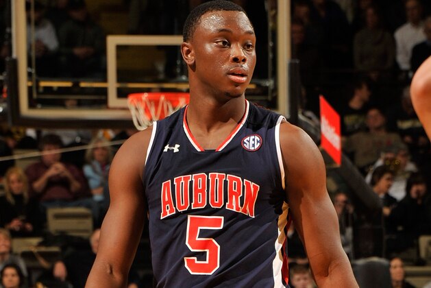 NASHVILLE, TN - JANUARY 04:  Mustapha Heron #5 of the Auburn Tigers plays against the Vanderbilt Commodores at Memorial Gym on January 4, 2017 in Nashville, Tennessee.  (Photo by Frederick Breedon/Getty Images)
