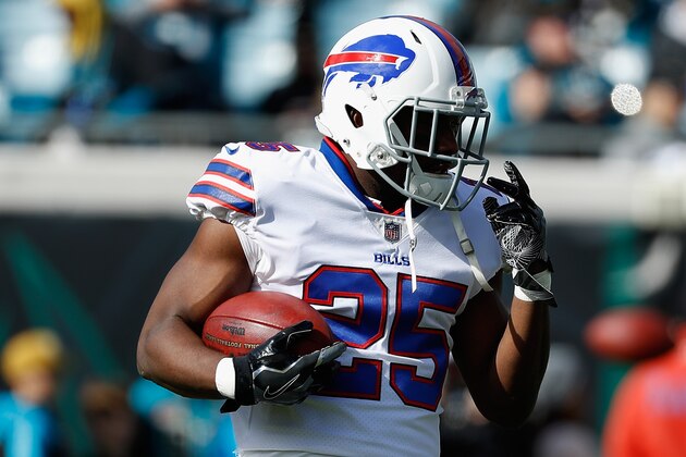 JACKSONVILLE, FL - JANUARY 07: Running back LeSean McCoy #25 of the Buffalo Bills warms up before the start of the AFC Wild Card Playoff game against the Jacksonville Jaguars at EverBank Field on January 7, 2018 in Jacksonville, Florida.  (Photo by Mike Ehrmann/Getty Images)