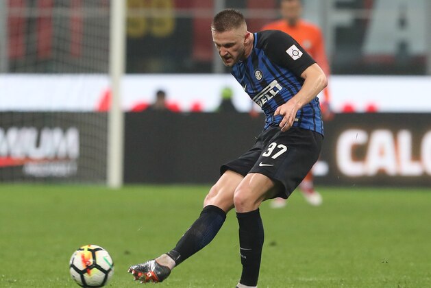 MILAN, ITALY - APRIL 04:  Milan Skriniar of FC Internazionale in action during the Serie A match between AC Milan and FC Internazionale at Stadio Giuseppe Meazza on April 4, 2018 in Milan, Italy.  (Photo by Marco Luzzani/Getty Images)