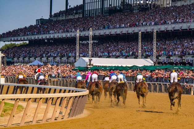 ELMONT, NY - JUNE 10: Horses make turn 4 during The 149th running of the Belmont Stakes at Belmont Park on June 10, 2017 in Elmont, New York.. (Photo by B51/MarkABrown/Getty Images) *** Local Caption ***