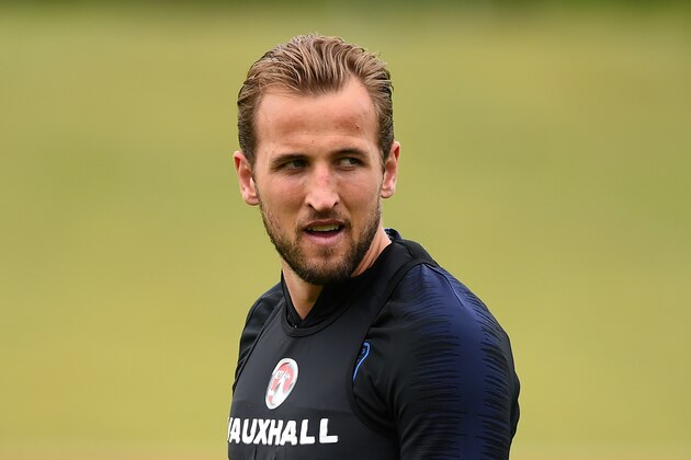 BURTON-UPON-TRENT, ENGLAND - MAY 28:  Harry Kane of England looks on during a training session at St Georges Park on May 28, 2018 in Burton-upon-Trent, England.  (Photo by Nathan Stirk/Getty Images)