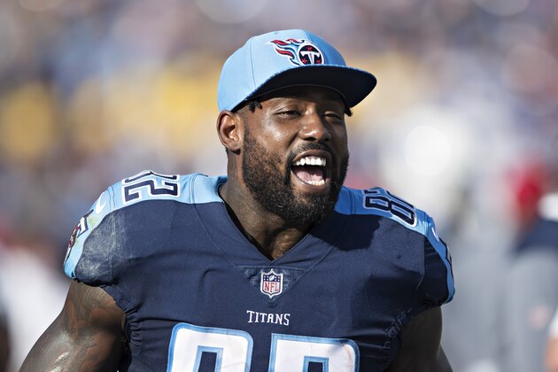 NASHVILLE, TN - DECEMBER 3:  Delanie Walker #82 of the Tennessee Titans on the sidelines during a game against the Houston Texans at Nissan Stadium on December 3, 2017 in Nashville, Tennessee.  The Titans defeated the Texans 23-14.  (Photo by Wesley Hitt/Getty Images)