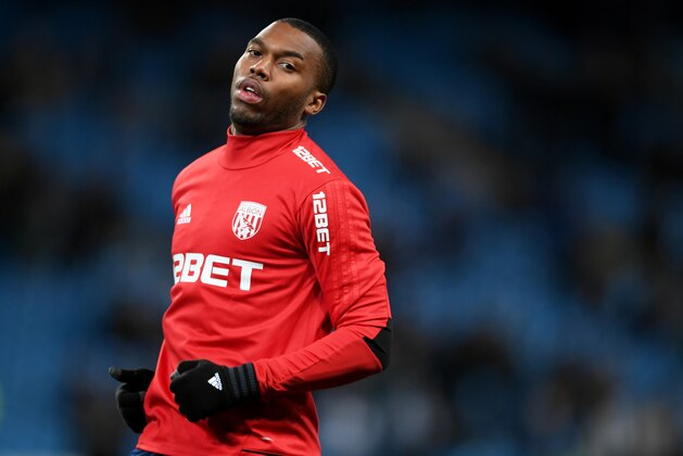 MANCHESTER, ENGLAND - JANUARY 31:  Daniel Sturridge of West Bromwich Albion warms up prior to the Premier League match between Manchester City and West Bromwich Albion at Etihad Stadium on January 31, 2018 in Manchester, England.  (Photo by Laurence Griffiths/Getty Images)