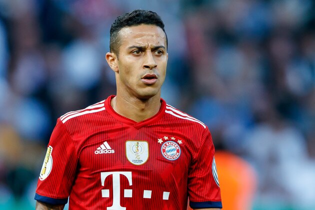 BERLIN, GERMANY - MAY 19: Thiago Alcantara of Muenchen looks on during the DFB Cup final between Bayern Muenchen and Eintracht Frankfurt at Olympiastadion on May 19, 2018 in Berlin, Germany. (Photo by TF-Images/Getty Images)