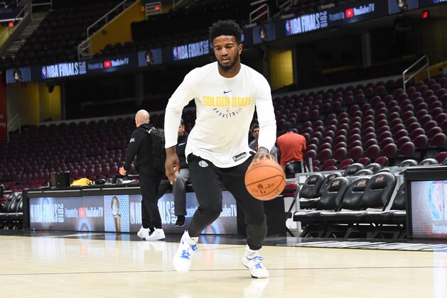 CLEVELAND, OH - JUNE 7: Jordan Bell of the Golden State Warriors drives during practice and media availability as part of the 2018 NBA Finals on June 7, 2018 at Quicken Loans Arena in Cleveland, Ohio. NOTE TO USER: User expressly acknowledges and agrees that, by downloading and or using this photograph, user is consenting to the terms and conditions of Getty Images License Agreement. Mandatory Copyright Notice: Copyright 2018 NBAE (Photo by Noah Graham/NBAE via Getty Images)