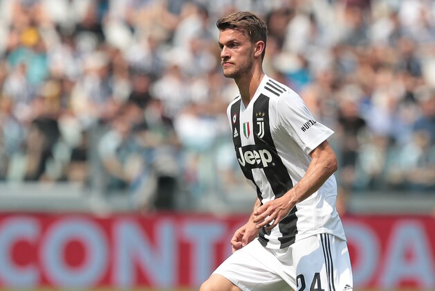 TURIN, ITALY - MAY 19:  Daniele Rugani of Juventus FC in action during the serie A match between Juventus and Hellas Verona FC at Allianz Stadium on May 19, 2018 in Turin, Italy.  (Photo by Emilio Andreoli/Getty Images)
