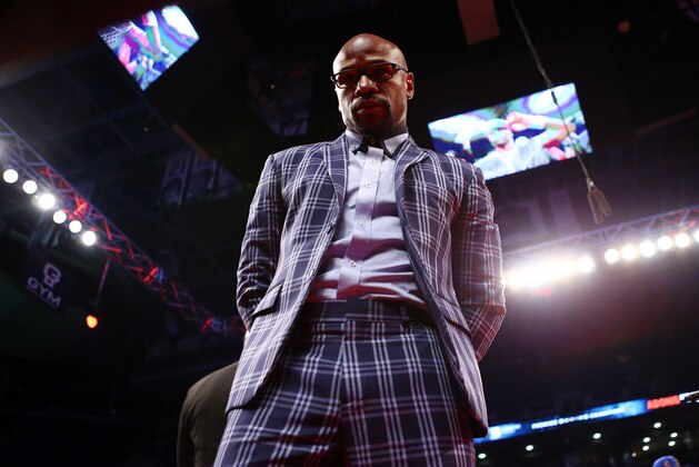 TORONTO, ON - MAY 19:  Floyd Mayweather looks on prior to the WBC Light Heavyweight title fight between Adonis Stevenson and Badou Jack at Air Canada Centre on May 19, 2018 in Toronto, Canada.  (Photo by Vaughn Ridley/Getty Images)