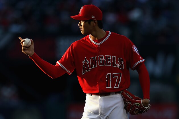 ANAHEIM, CA - JUNE 06:  Shohei Ohtani #17 of the Los Angeles Angels of Anaheim pitches during the second inning of a game against the Kansas City Royals  at Angel Stadium on June 6, 2018 in Anaheim, California.  (Photo by Sean M. Haffey/Getty Images)