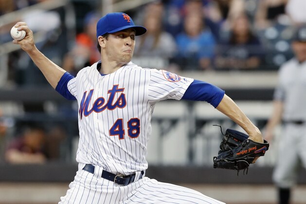 NEW YORK, NY - JUNE 08:  Pitcher Jacob deGrom #48 of the New York Mets pitches during an interleague MLB baseball game against the New York Yankees on June 8, 2018 at Citi Field in the Queens borough of New York City. Yankees won 4-1. (Photo by Paul Bereswill/Getty Images)