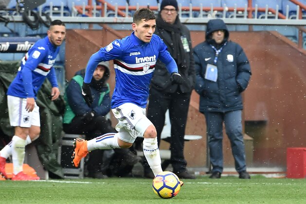 GENOA, GE - FEBRUARY 25:  Lucas Torreira of Sampdoria in action during the serie A match between UC Sampdoria and Udinese Calcio at Stadio Luigi Ferraris on February 25, 2018 in Genoa, Italy.  (Photo by Paolo Rattini/Getty Images)
