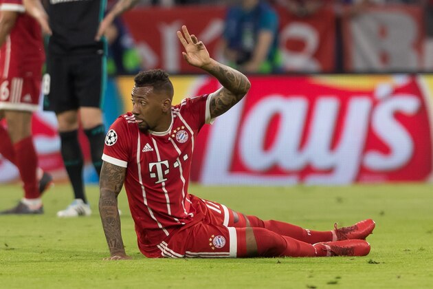 MUNICH, GERMANY - APRIL 25: Jerome Boateng of Bayern Muenchen is injured during the UEFA Champions League Semi Final First Leg match between Bayern Muenchen and Real Madrid at the Allianz Arena on April 25, 2018 in Munich, Germany. (Photo by TF-Images/Getty Images)