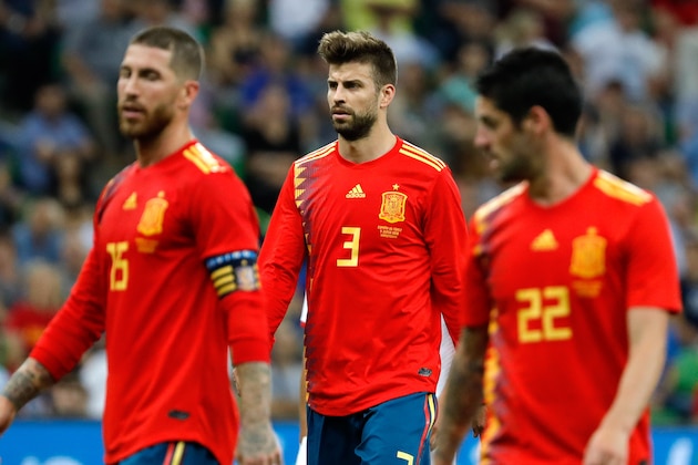 KRASNODAR, RUSSIA - JUNE 09: Gerard Pique of Spain, Sergio Ramos of Spain and Isco Alarcon of Spain look on during the friendly match between Spain and Tunisia at Krasnodar's stadium on June 9, 2018 in Krasnodar, Russia. (Photo by TF-Images/Getty Images) KRASNODAR, RUSSIA - JUNE 09: Gerard Pique of Spain, Sergio Ramos of Spain and Isco Alarcon of Spain look on during the friendly match between Spain and Tunisia at Krasnodar's stadium on June 9, 2018 in Krasnodar, Russia. (Photo by TF-Images/Getty Images)