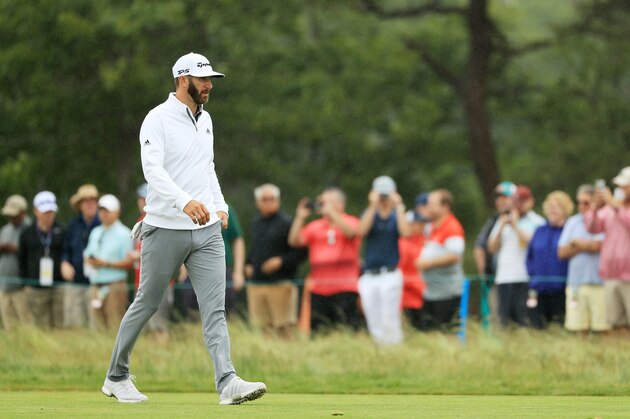 SOUTHAMPTON, NY - JUNE 15: Dustin Johnson of the United States walks up the third green during the second round of the 2018 U.S. Open at Shinnecock Hills Golf Club on June 15, 2018 in Southampton, New York.  (Photo by Mike Ehrmann/Getty Images)