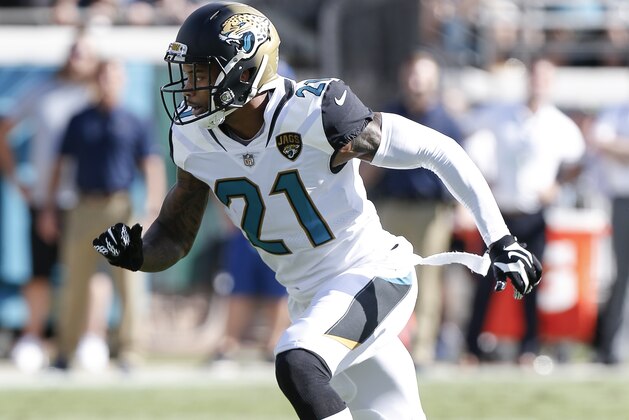 JACKSONVILLE, FL - OCTOBER 15: Cornerback A.J. Bouye #21 of the Jacksonville Jaguars during the game against the Los Angeles Rams at EverBank Field on October 15, 2017 in Jacksonville, Florida. The Rams defeated the Jaguars 27 to 17. (Photo by Don Juan Moore/Getty Images)