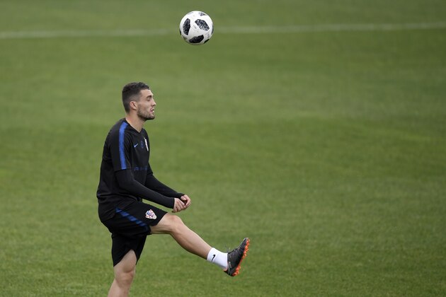 Croatia's midfielder Mateo Kovacic attends a training session at the Roschino Arena, outside Saint Petersburg, on June 18, 2018, during the Russia 2018 World Cup football tournament. (Photo by GABRIEL BOUYS / AFP)        (Photo credit should read GABRIEL BOUYS/AFP/Getty Images)