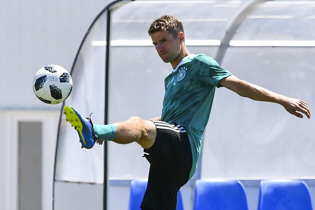 Germany's forward Thomas Mueller takes part a training session at the Olympic Park Arena in Sochi on June 20, 2018, during the Russia 2018 fotball World Cup. (Photo by Nelson Almeida / AFP)        (Photo credit should read NELSON ALMEIDA/AFP/Getty Images)
