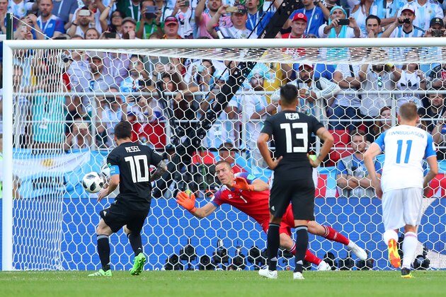 MOSCOW, RUSSIA - JUNE 16:   Hannes Halldorsson of Iceland saves the penalty kick of Lionel Messi of Argentina during the 2018 FIFA World Cup Russia group D match between Argentina and Iceland at Spartak Stadium on June 16, 2018 in Moscow, Russia. (Photo by Robbie Jay Barratt - AMA/Getty Images)