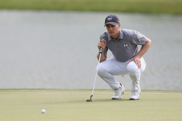 CROMWELL, CT - JUNE 21:  Jordan Spieth lines up a putt on the 17th hole during the first round of the Travelers Championship at TPC River Highlands on June 21, 2018 in Cromwell, Connecticut.  (Photo by Matt Sullivan/Getty Images)