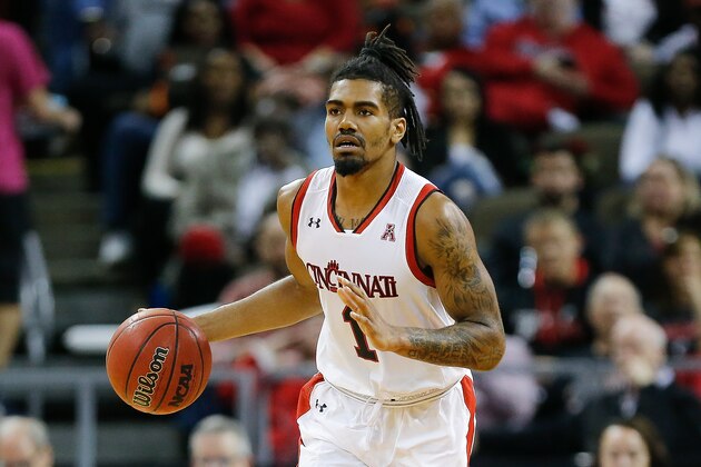 HIGHLAND HEIGHTS, KY - FEBRUARY 25:  Jacob Evans #1 of the Cincinnati Bearcats dribbles with the ball against the Tulsa Golden Hurricane at BB&T Arena on February 25, 2018 in Highland Heights, Kentucky.  (Photo by Michael Reaves/Getty Images)