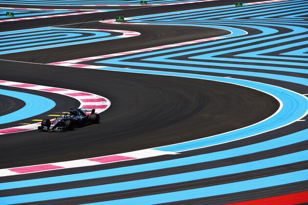 LE CASTELLET, FRANCE - JUNE 22: Lewis Hamilton of Great Britain driving the (44) Mercedes AMG Petronas F1 Team Mercedes WO9 on track during practice for the Formula One Grand Prix of France at Circuit Paul Ricard on June 22, 2018 in Le Castellet, France.  (Photo by Mark Thompson/Getty Images)