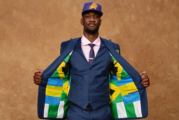 BROOKLYN, NY - JUNE 21: Deandre Ayton poses for a portrait after being drafted number one overall by the Phoenix Suns during the 2018 NBA Draft on June 21, 2018 at Barclays Center in Brooklyn, New York. NOTE TO USER: User expressly acknowledges and agrees that, by downloading and or using this Photograph, user is consenting to the terms and conditions of the Getty Images License Agreement. Mandatory Copyright Notice: Copyright 2018 NBAE (Photo by Jennifer Pottheiser/NBAE via Getty Images)