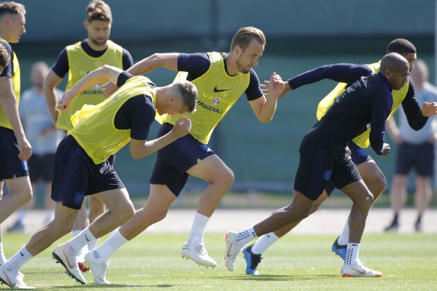 England's Harry Kane, centre, and his teammates attend England's official training in Zelenogorsk near St. Petersburg, Russia, Saturday, June 23, 2018 on the eve of the group G match between Panama and England at the 2018 soccer World Cup. (AP Photo/Dmitri Lovetsky)