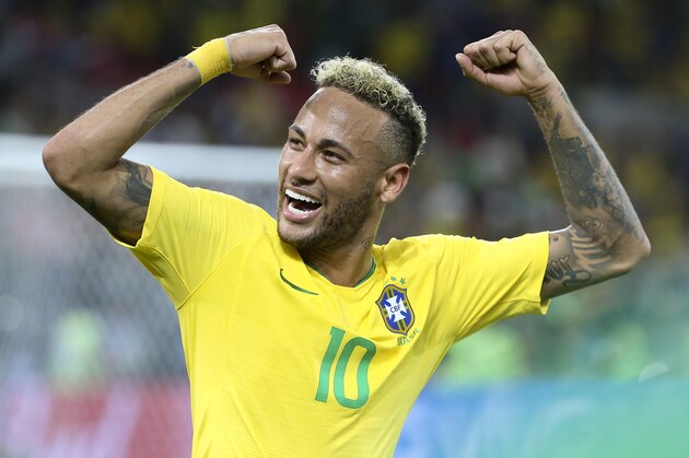 MOSCOW, RUSSIA - JUNE 27: Neymar Jr of Brazil celebrates the victory following the 2018 FIFA World Cup Russia group E match between Serbia and Brazil at Spartak Stadium on June 27, 2018 in Moscow, Russia. (Photo by Jean Catuffe/Getty Images)