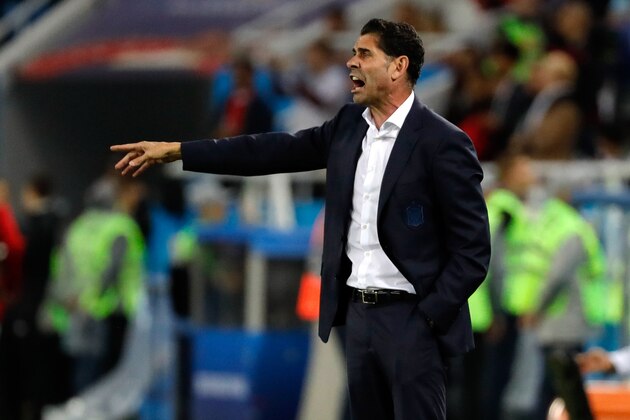 KALININGRAD, RUSSIA - JUNE 25: Head coach Fernando Hierro of Spain gestures during the 2018 FIFA World Cup Russia group B match between Spain and Morocco at Kaliningrad Stadium on June 25, 2018 in Kaliningrad, Russia. (Photo by TF-Images/Getty Images)