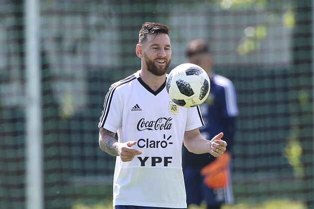 BRONNITSY, RUSSIA - JUNE 29:  Lionel Messi of Argentina warms up during a training session at Stadium of Syroyezhkin sports school  on June 28, 2018 in Bronnitsy, Russia. (Photo by Gabriel Rossi/Getty Images)