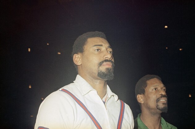 Wilt Chamberlains head Los Anegeles Laker center, January 1968. (AP Photo)