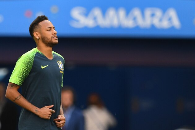 Brazil's forward Neymar takes part to a training session on the eve of the Russia 2018 World Cup round of 16 football match between Brazil and Mexico on July 1, 2018 in Samara. (Photo by Manan VATSYAYANA / AFP)        (Photo credit should read MANAN VATSYAYANA/AFP/Getty Images)