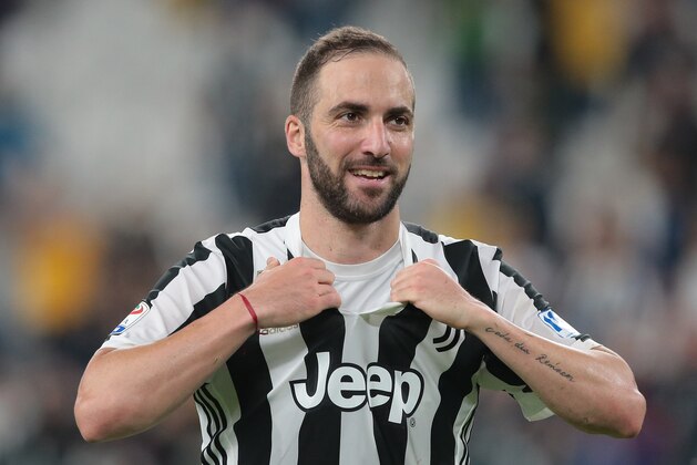 TURIN, ITALY - MAY 05:  Gonzalo Higuain of Juventus FC looks on during the serie A match between Juventus and Bologna FC at Allianz Stadium on May 5, 2018 in Turin, Italy.  (Photo by Emilio Andreoli/Getty Images)