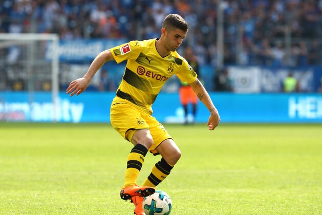 SINSHEIM, GERMANY - MAY 12: Christian Pulisic of Dortmund controls the ball during the Bundesliga match between TSG 1899 Hoffenheim and Borussia Dortmund at Wirsol Rhein-Neckar-Arena on May 12, 2018 in Sinsheim, Germany. (Photo by TF-Images/Getty Images)