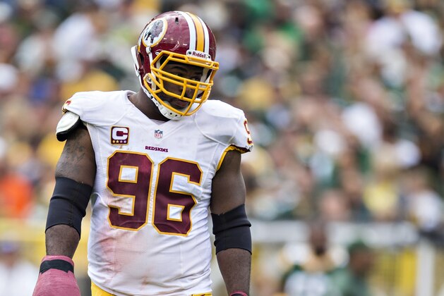GREEN BAY, WI - SEPTEMBER 15:  Barry Cofield #96 of the Washington Redskins on the field between play during a game against the Green Bay Packers at Lambeau Field on September 15, 2013 in Green Bay, Wisconsin. The Packers defeated the Redskins 38-20.  (Photo by Wesley Hitt/Getty Images)