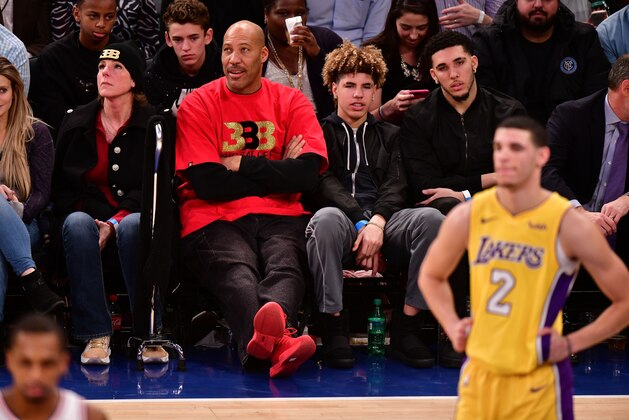 NEW YORK, NY - DECEMBER 12:  Tina Ball, LaVar Ball, LaMelo Ball, LiAngelo Ball and Lonzo Ball attend the Los Angeles Lakers Vs New York Knicks game at Madison Square Garden on December 12, 2017 in New York City.  (Photo by James Devaney/Getty Images)
