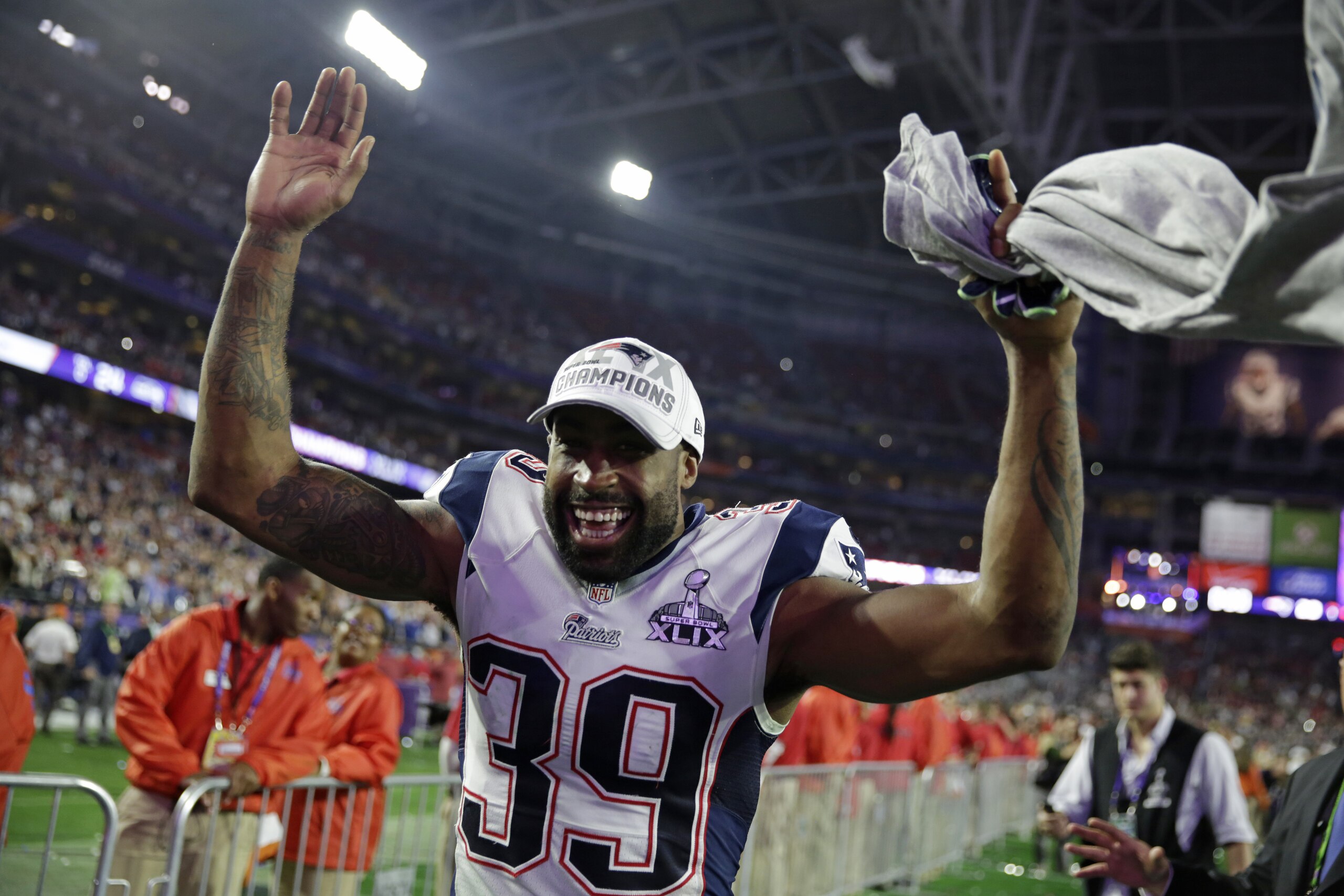 New England Patriots cornerback Brandon Browner celebrates after the second half of NFL Super Bowl XLIX football game Sunday, Feb. 1, 2015, in Glendale, Ariz. (AP Photo/David Goldman)