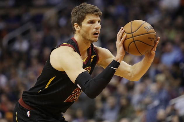 Cleveland Cavaliers guard Kyle Korver (26) in the second half during an NBA basketball game against the Phoenix Suns, Tuesday, March 13, 2018, in Phoenix. The Cavaliers defeated the Suns 129-107. (AP Photo/Rick Scuteri)