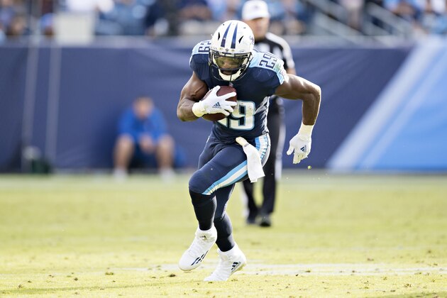 NASHVILLE, TN - DECEMBER 3:  DeMarco Murray #29 of the Tennessee Titans runs the ball during a game against the Houston Texans at Nissan Stadium on December 3, 2017 in Nashville, Tennessee.  The Titans defeated the Texans 23-14.  (Photo by Wesley Hitt/Getty Images)