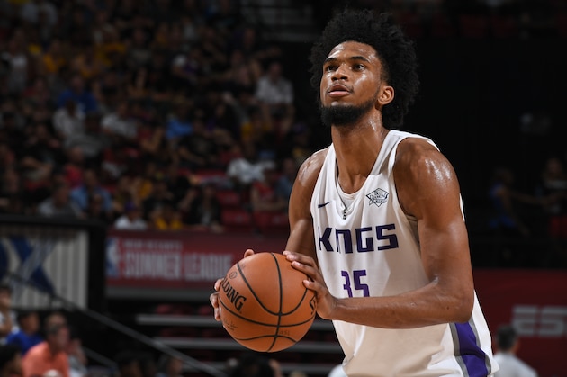 LAS VEGAS, NV - JULY 7:  Marvin Bagley III #35 of the Sacramento Kings shoots a foul against the Phoenix Suns during the 2018 Las Vegas Summer League on July 7, 2018 at the Thomas & Mack Center in Las Vegas, Nevada. NOTE TO USER: User expressly acknowledges and agrees that, by downloading and/or using this Photograph, user is consenting to the terms and conditions of the Getty Images License Agreement. Mandatory Copyright Notice: Copyright 2018 NBAE (Photo by Garrett Ellwood/NBAE via Getty Images)