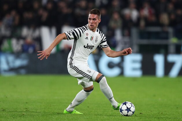 TURIN, ITALY - MARCH 14:  Marko Pjaca of Juventus iin action during the UEFA Champions League Round of 16 second leg match between Juventus and FC Porto at Juventus Stadium on March 14, 2017 in Turin, Italy.  (Photo by Chris Brunskill Ltd/Getty Images)