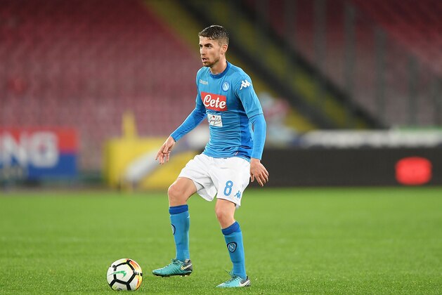 NAPLES, ITALY - MARCH 18:  Jorginho of SSC Napoli drives the ball during the serie A match between SSC Napoli v Genoa CFC at Stadio San Paolo on March 18, 2018 in Naples, Italy.  (Photo by Francesco Pecoraro/Getty Images)