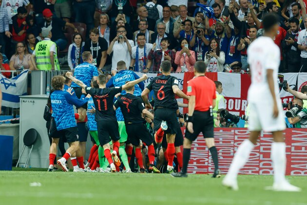 MOSCOW, RUSSIA - JULY 11: Mario Mandzukic of Croatia celebrates after scoring his team`s second goal with team mates during the 2018 FIFA World Cup Russia Semi Final match between Croatia and England at Luzhniki Stadium on July 11, 2018 in Moscow, Russia. (Photo by TF-Images/Getty Images)