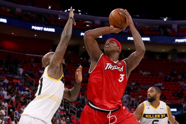 DETROIT, MI - JULY 13:  Al Harrington #3 of Trilogy attempts a shot while being guarded by Josh Powell #21 of the Killer 3's during BIG3 - Week Four at Little Caesars Arena on July 13, 2018 in Detroit, Michigan. (Photo by Gregory Shamus/BIG3/Getty Images)