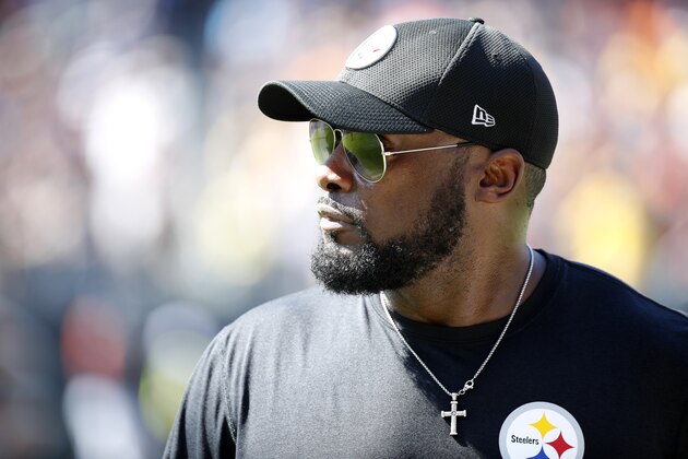 CHICAGO, IL - SEPTEMBER 24:  Head coach Mike Tomlin of the Pittsburgh Steelers stands on the sidelines during the game against the Chicago Bears at Soldier Field on September 24, 2017 in Chicago, Illinois.  (Photo by Joe Robbins/Getty Images)