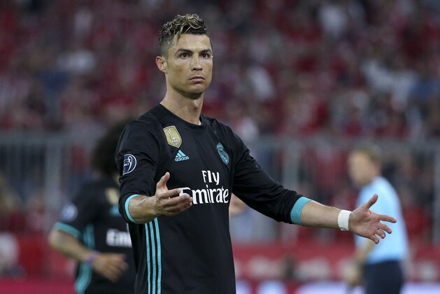 MUNICH, GERMANY - APRIL 25: Cristiano Ronaldo of Real Madrid during the UEFA Champions League Semi Final first leg match between Bayern Muenchen (Bayern Munich) and Real Madrid at the Allianz Arena on April 25, 2018 in Munich, Germany. (Photo by Jean Catuffe/Getty Images)