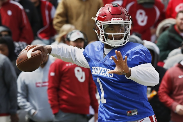 Oklahoma quarterback Kyler Murray (1) passes during an NCAA college football spring intrasquad game in Norman, Okla., Saturday, April 14, 2018. (AP Photo/Sue Ogrocki)