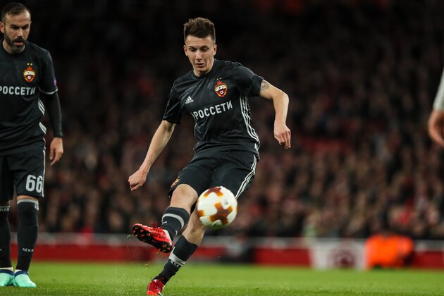 LONDON, ENGLAND - APRIL 05: Aleksandr Golovin of CSKA Moscow scores a goal to make it 1-1 during the UEFA Europa League Quarter Final First Leg match between Arsenal FC and CSKA Moskva at Emirates Stadium on April 5, 2018 in London, United Kingdom. (Photo by Matthew Ashton - AMA/Getty Images)
